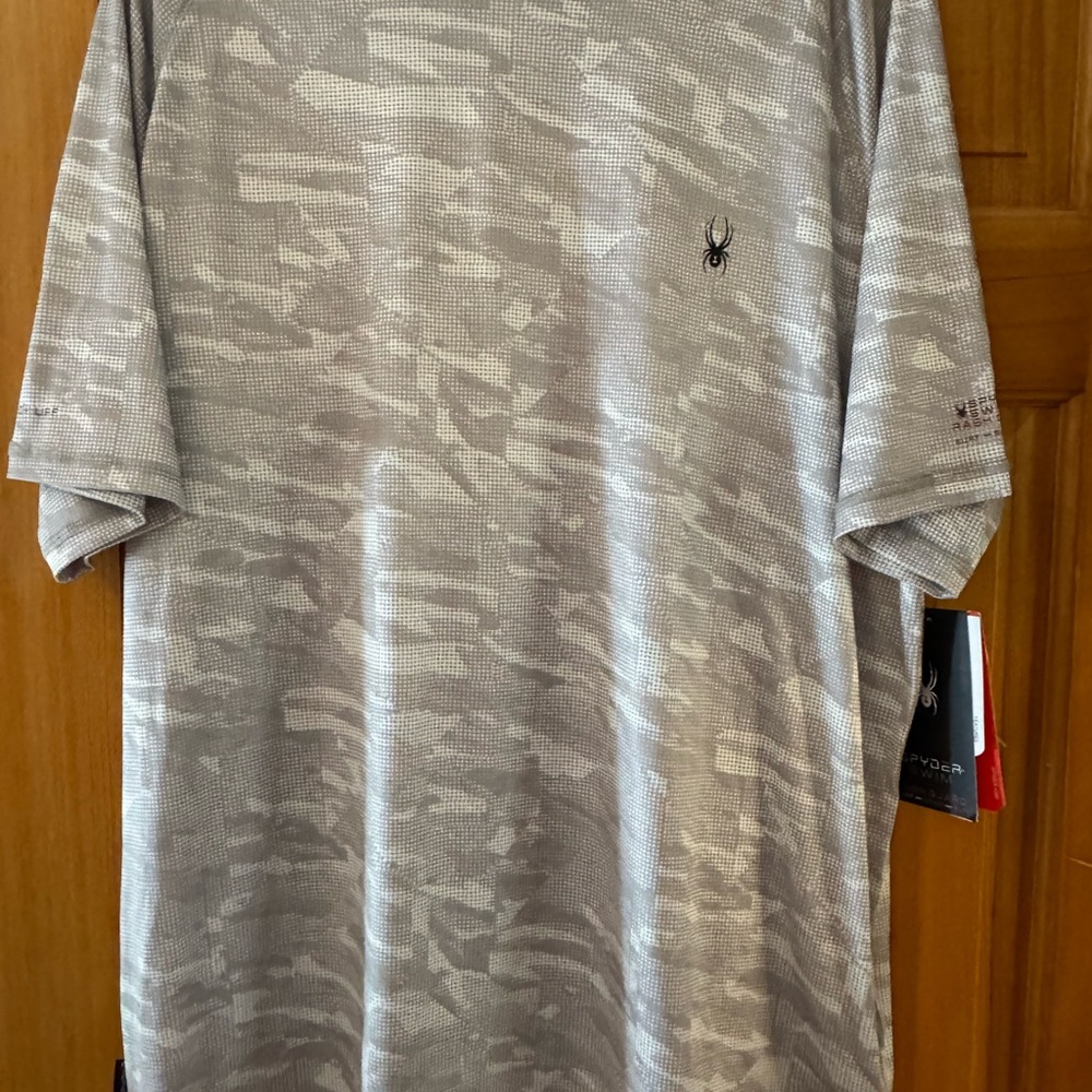 NWT: Spyder Gray Rash Guard for Men - XL